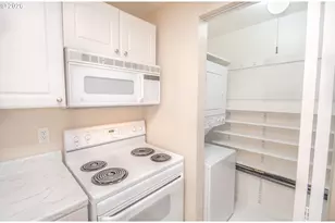 14095 Sw Walker Rd, Beaverton, OR 97005 - Photo 9