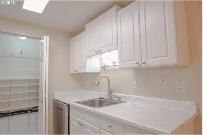 14095 SW Walker Rd #71, Beaverton, OR 97005 - Photo 11