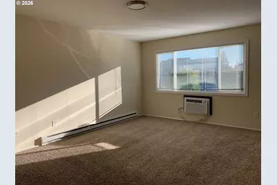 8451 SE Foster Rd, Portland, OR 97266 - Photo 9