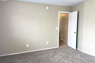 8451 SE Foster Rd, Portland, OR 97266 - Photo 21