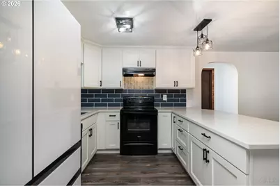 725 SW Holly St, Clatskanie, OR 97016 - Photo 5