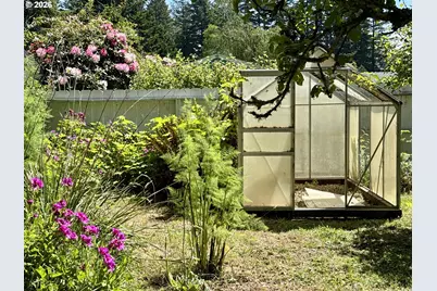 860 Jodee Ln, Brookings, OR 97415 - Photo 39