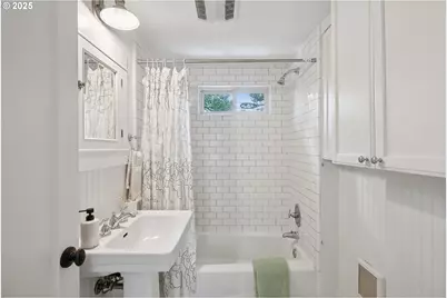 2555 NW Savier St #2, Portland, OR 97210 - Photo 17