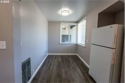 47597 Highway 58, Oakridge, OR 97463 - Photo 23