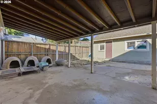 208 SW 3rd Ave, Kelso, WA 98626 - Photo 35
