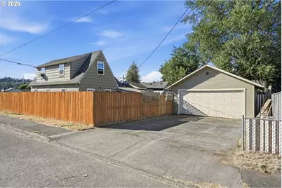 208 SW 3rd Ave, Kelso, WA 98626 - Photo 5