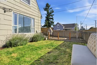 208 SW 3rd Ave, Kelso, WA 98626 - Photo 31
