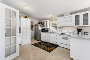 337 Monte Dr, Roseburg, OR 97471 - Photo 13