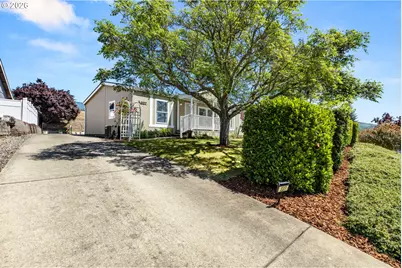 337 Monte Dr, Roseburg, OR 97471 - Photo 3