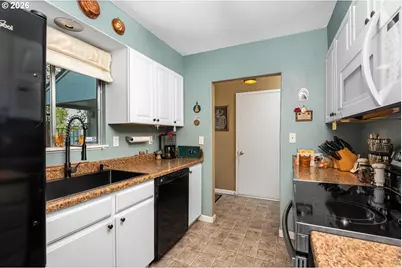 17780 NW Lakeway Ct, Beaverton, OR 97006 - Photo 15
