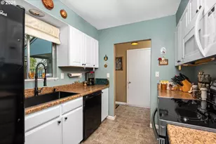 17780 NW Lakeway Ct, Beaverton, OR 97006 - Photo 15