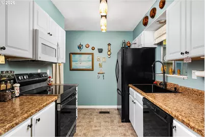 17780 NW Lakeway Ct, Beaverton, OR 97006 - Photo 13
