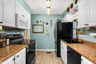 17780 NW Lakeway Ct, Beaverton, OR 97006 - Photo 13