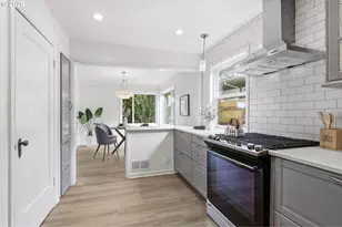 4124 SE Ash St, Portland, OR 97214 - Photo 13