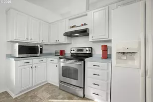 5517 SE Lexington St, Portland, OR 97206 - Photo 9