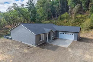 477 Palisade Dr, Roseburg, OR 97471 - Photo 41