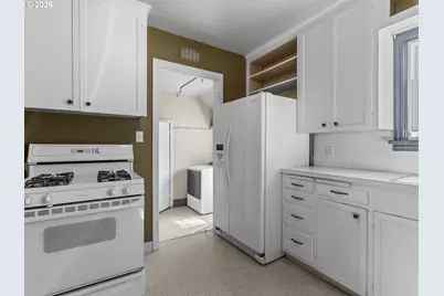 117 Ash Ave, Wood Village, OR 97060 - Photo 5