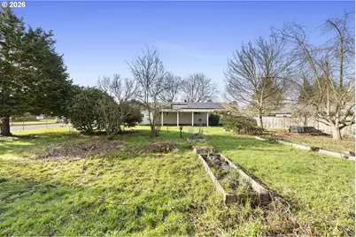 894 Meadowlawn Dr SE, Salem, OR 97317 - Photo 11