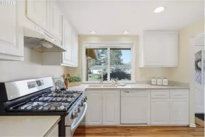 4490 NW Quinault Ct, Portland, OR 97229 - Photo 13