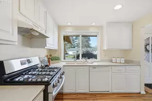 4490 NW Quinault Ct, Portland, OR 97229 - Photo 13