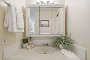 4490 NW Quinault Ct, Portland, OR 97229 - Photo 25