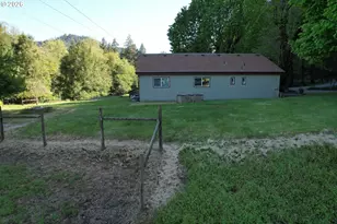 7503 N Myrtle Rd, Myrtle Creek, OR 97457 - Photo 33