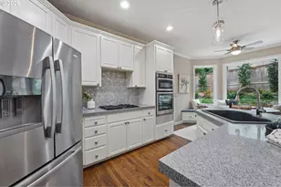 5825 Ridgetop Ct, Lake Oswego, OR 97035 - Photo 25