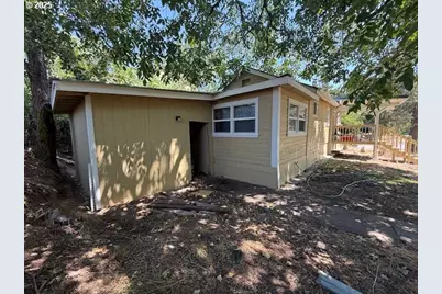 420 SW 4th Ave, Myrtle Creek, OR 97457 - Photo 27
