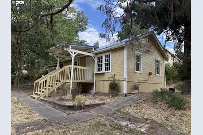 420 SW 4th Ave, Myrtle Creek, OR 97457 - Photo 1