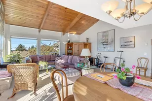 325 W Niagara Ave, Astoria, OR 97103 - Photo 3