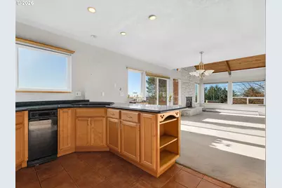 325 W Niagara Ave, Astoria, OR 97103 - Photo 7