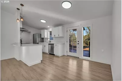 1477 June Way, Woodburn, OR 97071 - Photo 9