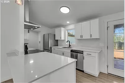 1477 June Way, Woodburn, OR 97071 - Photo 11