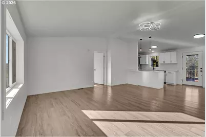 1477 June Way, Woodburn, OR 97071 - Photo 7