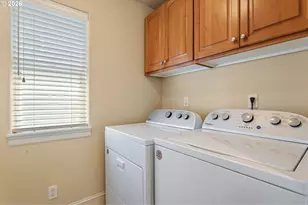 4678 NW Oxbridge Dr, Portland, OR 97229 - Photo 39