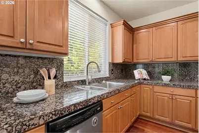 4678 NW Oxbridge Dr, Portland, OR 97229 - Photo 13