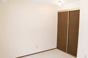 381 NE Village Squire Ave, Gresham, OR 97030 - Photo 35