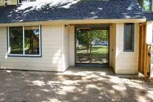381 NE Village Squire Ave, Gresham, OR 97030 - Photo 37