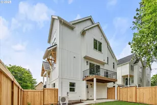 349 SE Walnut St, Hillsboro, OR 97123 - Photo 39