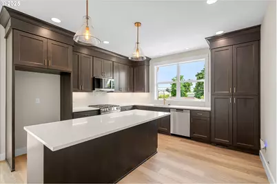 349 SE Walnut St, Hillsboro, OR 97123 - Photo 11