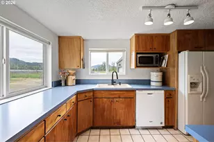 25035 Brush Creek Rd, Sweet Home, OR 97386 - Photo 7