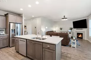 618 E Tanoak Ave, La Center, WA 98629 - Photo 15