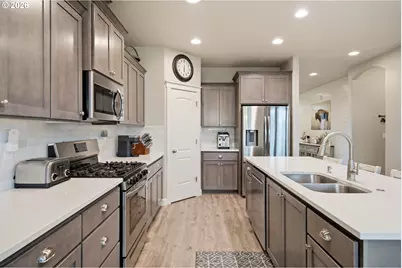 618 E Tanoak Ave, La Center, WA 98629 - Photo 11