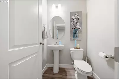 618 E Tanoak Ave, La Center, WA 98629 - Photo 17