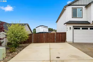 618 E Tanoak Ave, La Center, WA 98629 - Photo 3