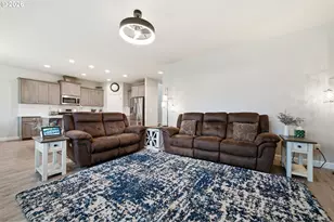 618 E Tanoak Ave, La Center, WA 98629 - Photo 9