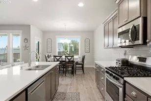 618 E Tanoak Ave, La Center, WA 98629 - Photo 17