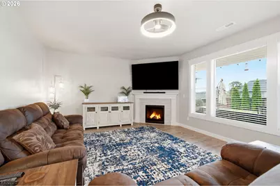 618 E Tanoak Ave, La Center, WA 98629 - Photo 7