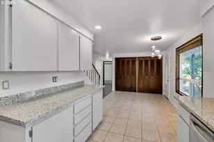 9885 SW Sattler St, Portland, OR 97224 - Photo 17