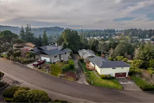 875 Signal Way, Coos Bay, OR 97420 - Photo 39